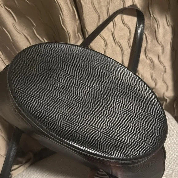 Louis Vuitton Black Authentic Epi Saint Jacques GM - VI0923 - Picture 10 of 16